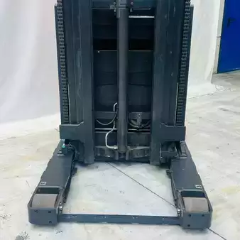 Préparateurs de commande verticaux 2020  Linde V48 (5213) (12)