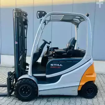 Eléctrica de 4 ruedas 2010  Still RX60-30 (1)