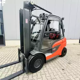 Empilhador diesel 2023  Linde H30D (1202) (1)