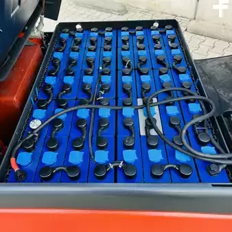 Elektryczne 4-kołowe 2019  Linde E25 (387) (27)
