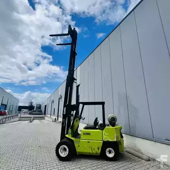 LPG Forklifts 1990  Clark GPM30N (22)