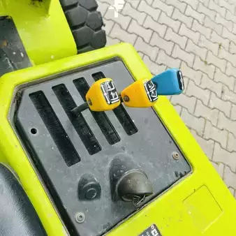 LPG Forklifts 1990  Clark GPM30N (7)