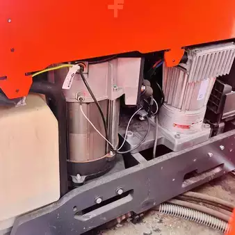 Carretilla retráctil 2018  Linde R14HD (1120) (11)