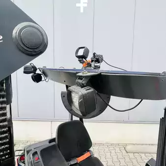 Carretilla retráctil 2018  Linde R14HD (1120) (15)