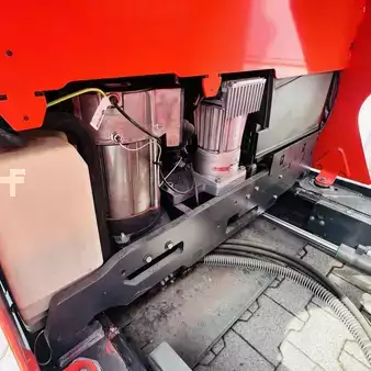 Carretilla retráctil 2018  Linde R14HD (1120) (16)