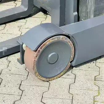 Carretilla retráctil 2018  Linde R14HD (1120) (18)