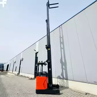 Carretilla retráctil 2018  Linde R14HD (1120) (21)