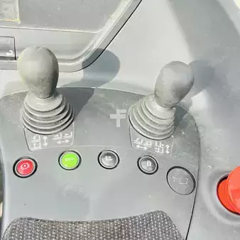 Carretilla retráctil 2018  Linde R14HD (1120) (6)