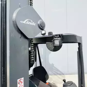 Carretilla retráctil 2018  Linde R14HD (1120) (8)