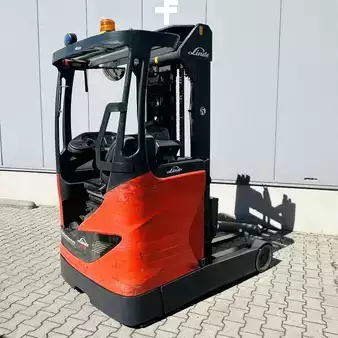 Carrelli retrattili 2015  Linde R16 (1120) (1)