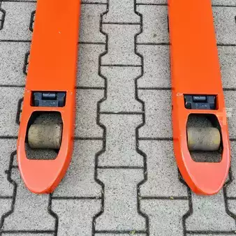 Elektromos emelőkocsik 2019  Linde T16 (1152) (10)