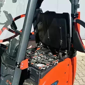 Carrelli elettrici 3 ruote 2023  Linde E14 (386-02) EVO (8)