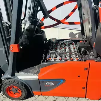 Carrelli elettrici 3 ruote 2023  Linde E14 (386-02) EVO (9)