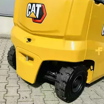 Elektro 4 Rad 2021  CAT Lift Trucks EP30N-80E (17)