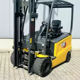 Elektro 4 Rad 2021  CAT Lift Trucks EP30N-80E (18)