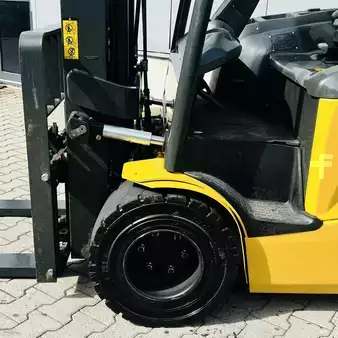 Elektro 4 Rad 2021  CAT Lift Trucks EP30N-80E (19)