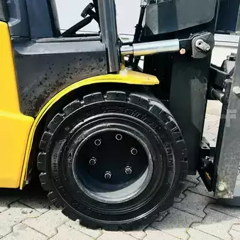 Elektro 4 Rad 2021  CAT Lift Trucks EP30N-80E (20)