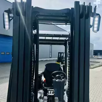 Elektro 4 Rad 2021  CAT Lift Trucks EP30N-80E (23)