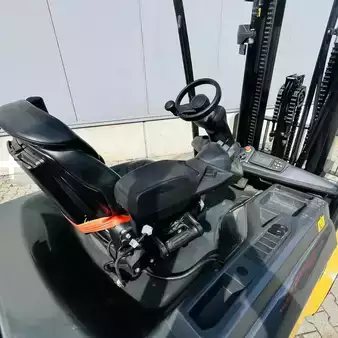 Elektro 4 Rad 2021  CAT Lift Trucks EP30N-80E (7)