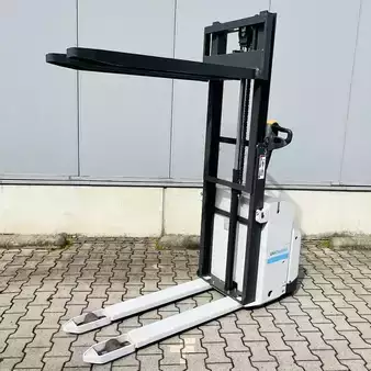 Apilador eléctrico 2020  Unicarriers PSL125 (2)
