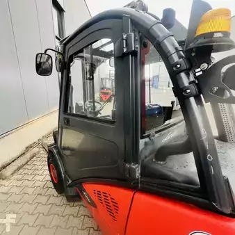 Diesel heftrucks 2013  Linde H30D (393-02) EVO (26)