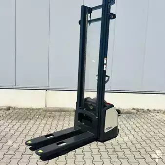 Stapelaars 2014  Crown WF3000-1.2 TL (2)