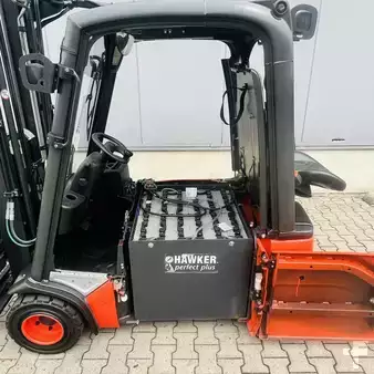 3-wiel elektrische heftrucks 2011  Linde E20L (386) (13)