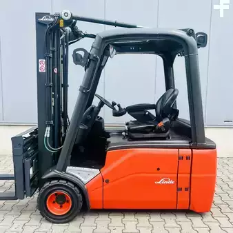 3-wiel elektrische heftrucks 2011  Linde E20L (386) (2)