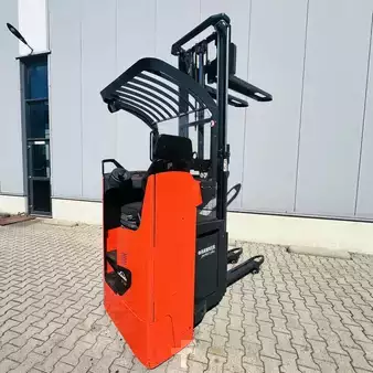 Pinontavaunu istuimella 2021  Linde D12RW (1164) (1)