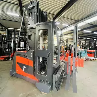 Carretilla pasillo estrecho 2015  Linde Kombi L - Coldstore (011) (2)