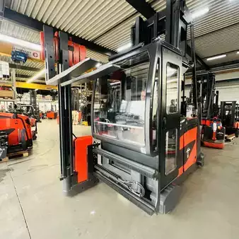 Carretilla pasillo estrecho 2015  Linde Kombi L - Coldstore (011) (3)