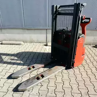 Apilador eléctrico 1999  Linde L10 (379) (2)