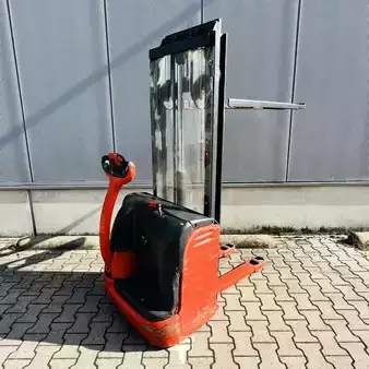 Apilador eléctrico 2003  Linde L10 (379) (1)