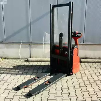 Apilador eléctrico 2003  Linde L10 (379) (3)