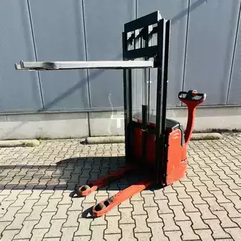 Apilador eléctrico 2003  Linde L10 (379) (3)
