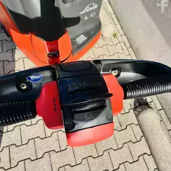 Apilador eléctrico 2007  Linde L10 (379) (7)