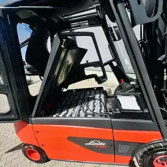 4-wiel elektrische heftrucks 2018  Linde E30L (387) (15)