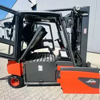 4-wiel elektrische heftrucks 2018  Linde E30L (387) (16)