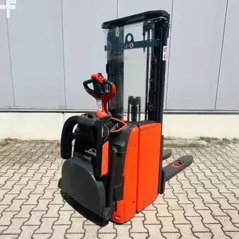 Stacker de condutor em pé 2022  Linde L14AP (1173) (2)