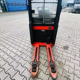 Stacker pedestre 2020  Linde L16 (1173) EX (24)