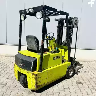 Elektryczne 3-kołowe 1991  Clark TM16N (2)
