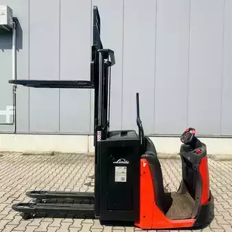 Horizontális komissiózó 2020  Linde N20D (1115) (5)