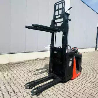 Horizontális komissiózó 2020  Linde N20D (1115) (6)