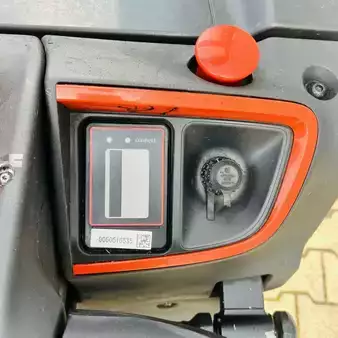 Stacker de condutor em pé 2022  Linde L14AP (1173) (8)