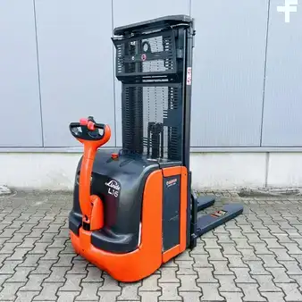 Stacker pedestre 2004  Linde L16 (372)   (1)