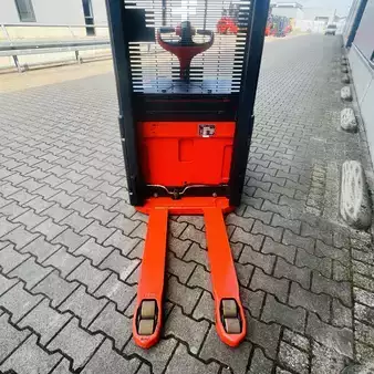 Stacker pedestre 2004  Linde L16 (372)   (13)