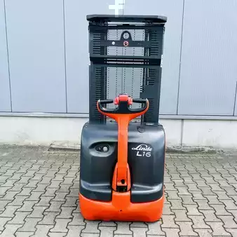 Stacker pedestre 2004  Linde L16 (372)   (2)