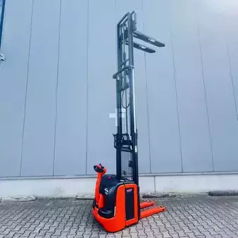 Stacker pedestre 2004  Linde L16 (372)   (9)