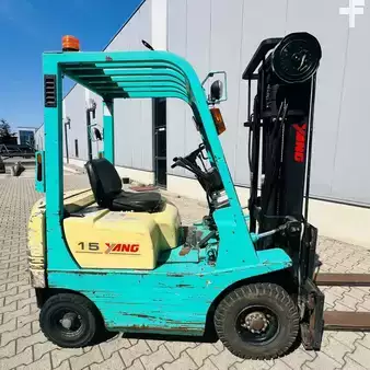 Empilhador diesel 1999  Yang FD15 (3)