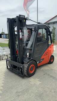 Dieselstapler-Linde-H30D-02